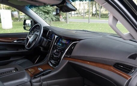 Cadillac Escalade IV, 2019 год, 5 600 000 рублей, 22 фотография