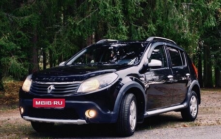 Renault Sandero I, 2013 год, 730 000 рублей, 1 фотография