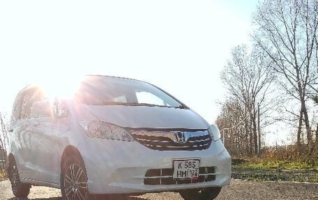 Honda Freed I, 2013 год, 1 399 999 рублей, 5 фотография
