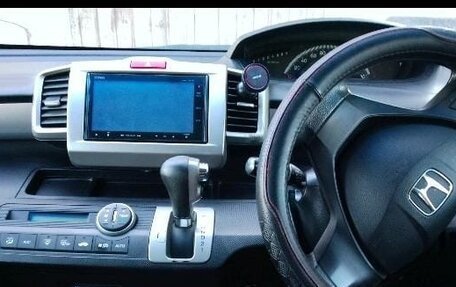 Honda Freed I, 2013 год, 1 399 999 рублей, 2 фотография