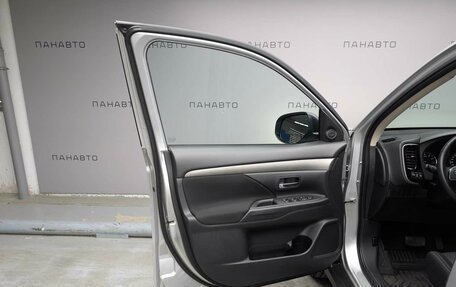 Mitsubishi Outlander III рестайлинг 3, 2017 год, 1 775 000 рублей, 8 фотография