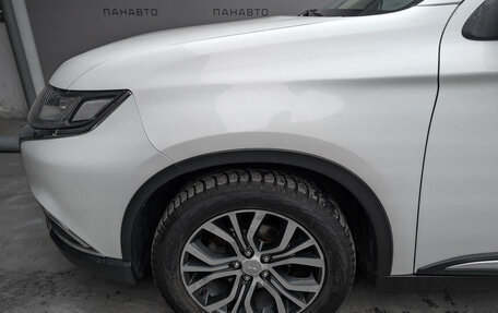 Mitsubishi Outlander III рестайлинг 3, 2015 год, 1 737 000 рублей, 7 фотография