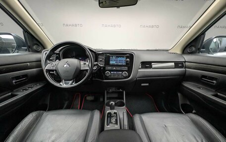 Mitsubishi Outlander III рестайлинг 3, 2015 год, 1 737 000 рублей, 14 фотография