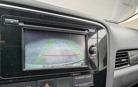 Mitsubishi Outlander III рестайлинг 3, 2015 год, 1 737 000 рублей, 18 фотография