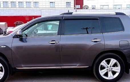 Toyota Highlander III, 2012 год, 2 230 000 рублей, 2 фотография