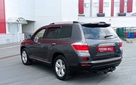 Toyota Highlander III, 2012 год, 2 230 000 рублей, 3 фотография
