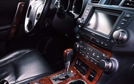 Toyota Highlander III, 2012 год, 2 230 000 рублей, 17 фотография