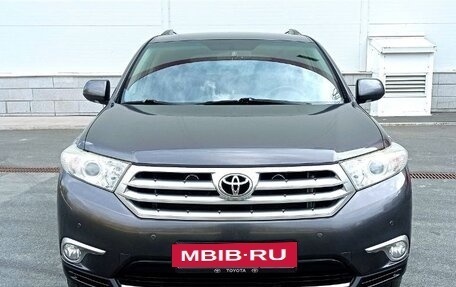 Toyota Highlander III, 2012 год, 2 230 000 рублей, 6 фотография
