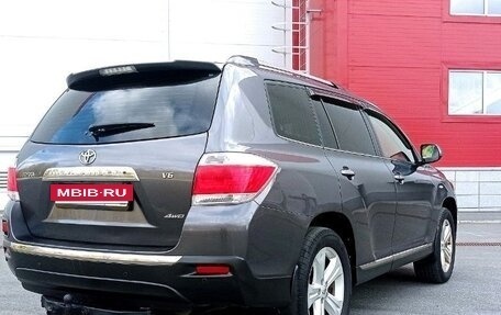 Toyota Highlander III, 2012 год, 2 230 000 рублей, 7 фотография