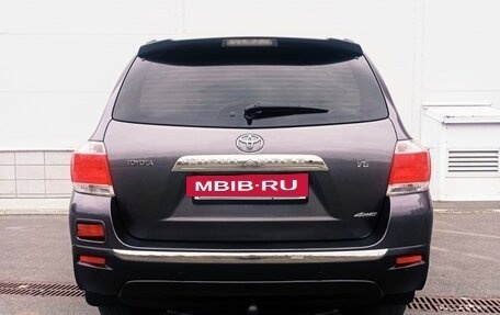 Toyota Highlander III, 2012 год, 2 230 000 рублей, 8 фотография