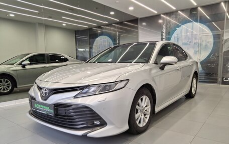 Toyota Camry, 2019 год, 2 600 000 рублей, 1 фотография