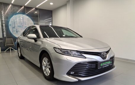Toyota Camry, 2019 год, 2 600 000 рублей, 3 фотография