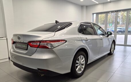 Toyota Camry, 2019 год, 2 600 000 рублей, 4 фотография