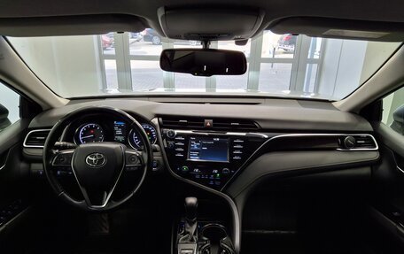 Toyota Camry, 2019 год, 2 600 000 рублей, 11 фотография