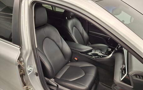 Toyota Camry, 2019 год, 2 600 000 рублей, 21 фотография