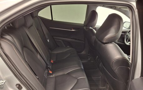 Toyota Camry, 2019 год, 2 600 000 рублей, 19 фотография