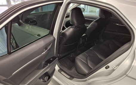 Toyota Camry, 2019 год, 2 600 000 рублей, 17 фотография