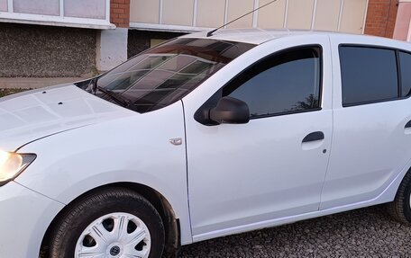 Renault Sandero II рестайлинг, 2015 год, 450 000 рублей, 6 фотография