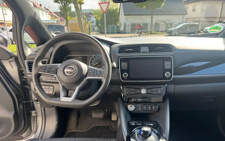 Nissan Leaf II, 2022 год, 1 333 333 рублей, 10 фотография