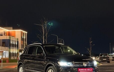 Volkswagen Tiguan II, 2019 год, 3 640 000 рублей, 2 фотография