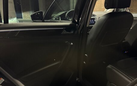 Volkswagen Tiguan II, 2019 год, 3 640 000 рублей, 30 фотография