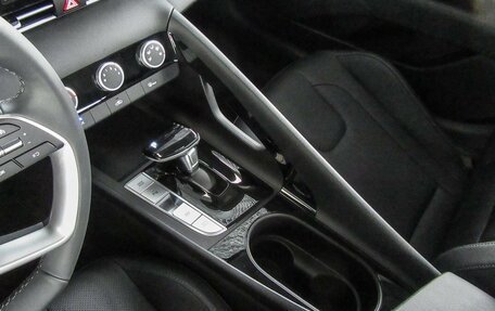 Hyundai Elantra, 2024 год, 2 455 000 рублей, 11 фотография
