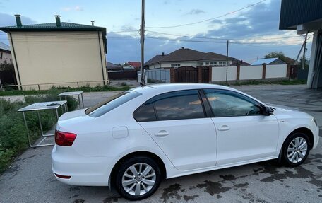 Volkswagen Jetta VI, 2013 год, 970 000 рублей, 3 фотография