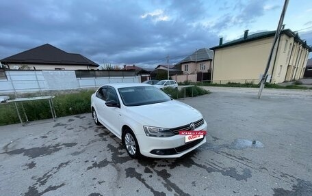 Volkswagen Jetta VI, 2013 год, 970 000 рублей, 4 фотография