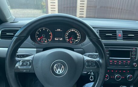 Volkswagen Jetta VI, 2013 год, 970 000 рублей, 10 фотография