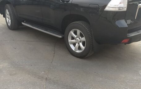 Toyota Land Cruiser Prado 150 рестайлинг 2, 2011 год, 2 700 000 рублей, 6 фотография