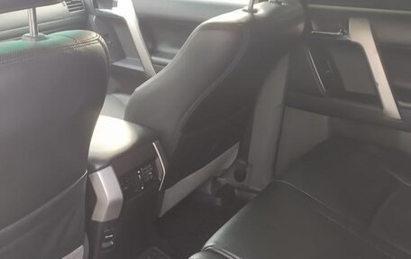 Toyota Land Cruiser Prado 150 рестайлинг 2, 2011 год, 2 700 000 рублей, 14 фотография