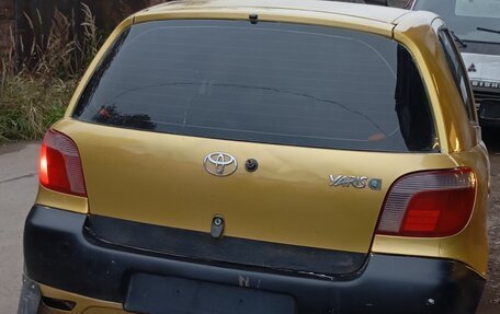 Toyota Yaris I рестайлинг, 1999 год, 155 000 рублей, 2 фотография