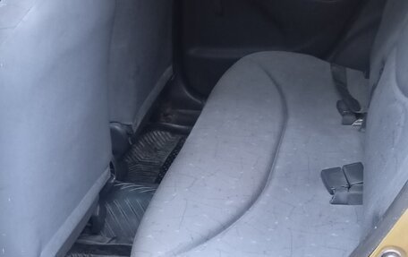 Toyota Yaris I рестайлинг, 1999 год, 155 000 рублей, 6 фотография