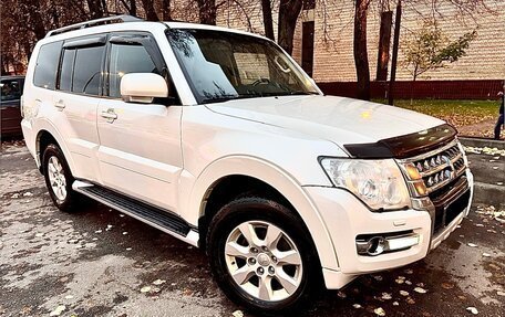 Mitsubishi Pajero IV, 2015 год, 2 450 000 рублей, 4 фотография