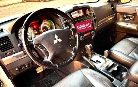 Mitsubishi Pajero IV, 2015 год, 2 450 000 рублей, 10 фотография
