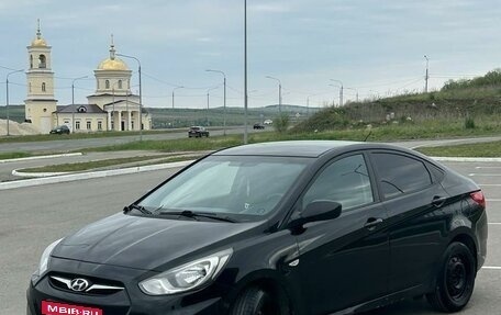 Hyundai Solaris II рестайлинг, 2012 год, 400 000 рублей, 10 фотография