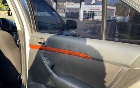 Toyota Avensis III рестайлинг, 2004 год, 390 000 рублей, 14 фотография