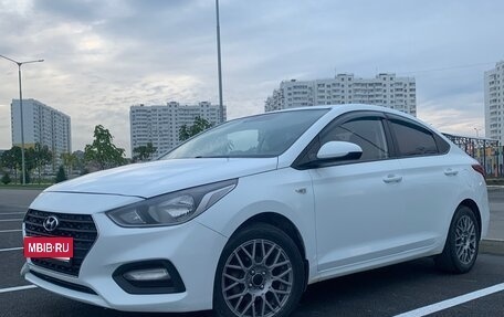 Hyundai Solaris II рестайлинг, 2019 год, 1 350 000 рублей, 1 фотография