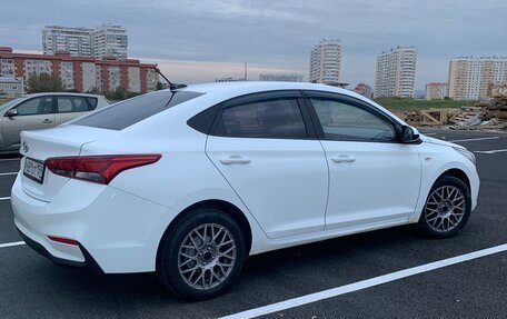 Hyundai Solaris II рестайлинг, 2019 год, 1 350 000 рублей, 3 фотография