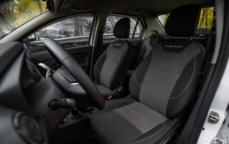 Renault Logan II, 2020 год, 700 000 рублей, 10 фотография