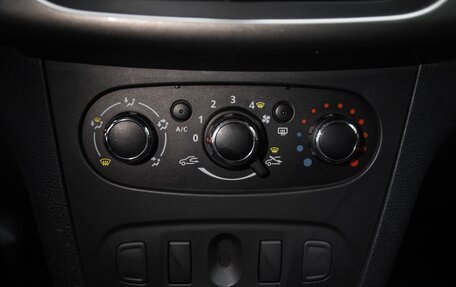 Renault Logan II, 2020 год, 700 000 рублей, 14 фотография