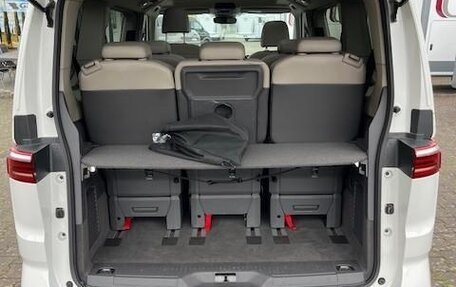 Volkswagen Multivan, 2022 год, 4 850 000 рублей, 5 фотография