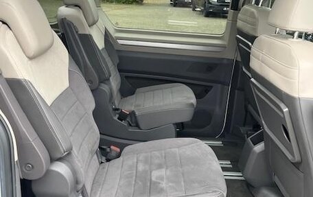 Volkswagen Multivan, 2022 год, 4 850 000 рублей, 9 фотография