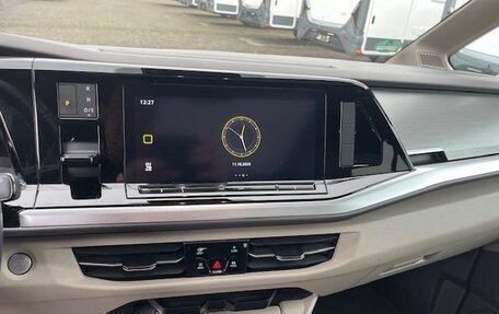 Volkswagen Multivan, 2022 год, 4 850 000 рублей, 12 фотография