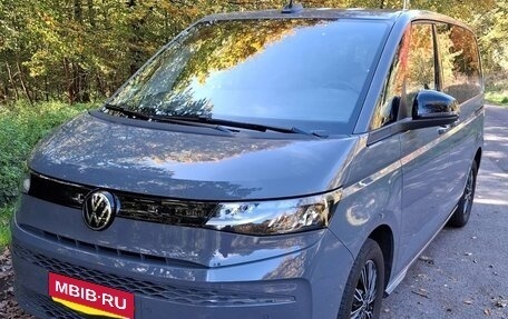 Volkswagen Multivan, 2022 год, 4 950 000 рублей, 1 фотография