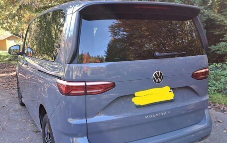 Volkswagen Multivan, 2022 год, 4 950 000 рублей, 3 фотография