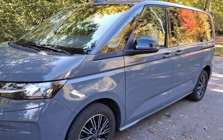 Volkswagen Multivan, 2022 год, 4 950 000 рублей, 2 фотография