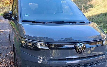 Volkswagen Multivan, 2022 год, 4 950 000 рублей, 5 фотография