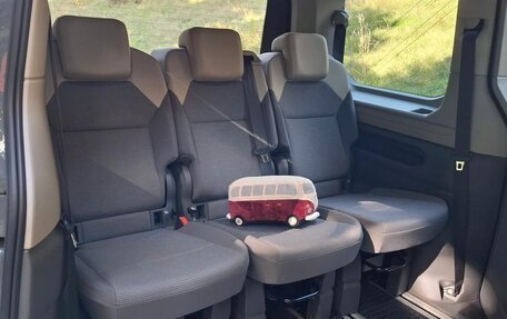 Volkswagen Multivan, 2022 год, 4 950 000 рублей, 12 фотография