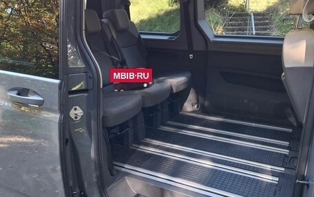 Volkswagen Multivan, 2022 год, 4 950 000 рублей, 8 фотография